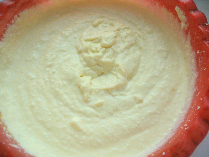 Творожник с абрикосами и вишней