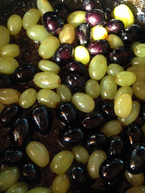 Фруктовый мини-пирог с виноградом