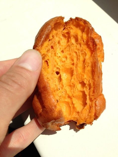 Закусочные томатные эклеры с кремом из моцареллы 