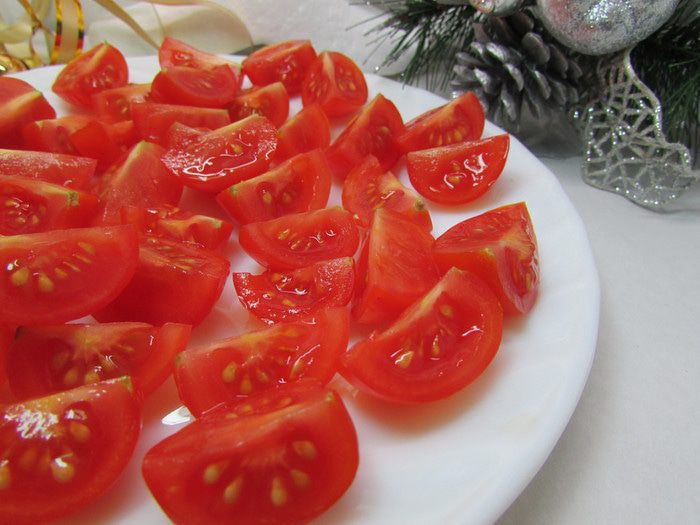 Салат из авокадо и брокколи