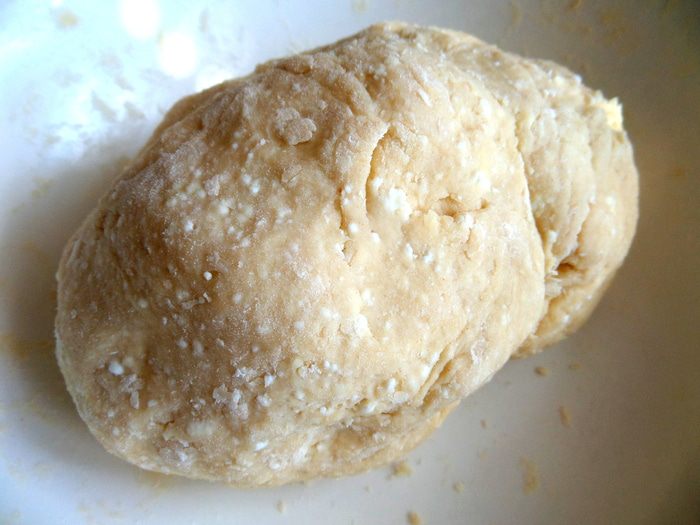 Творожный рулет с безейной прослойкой