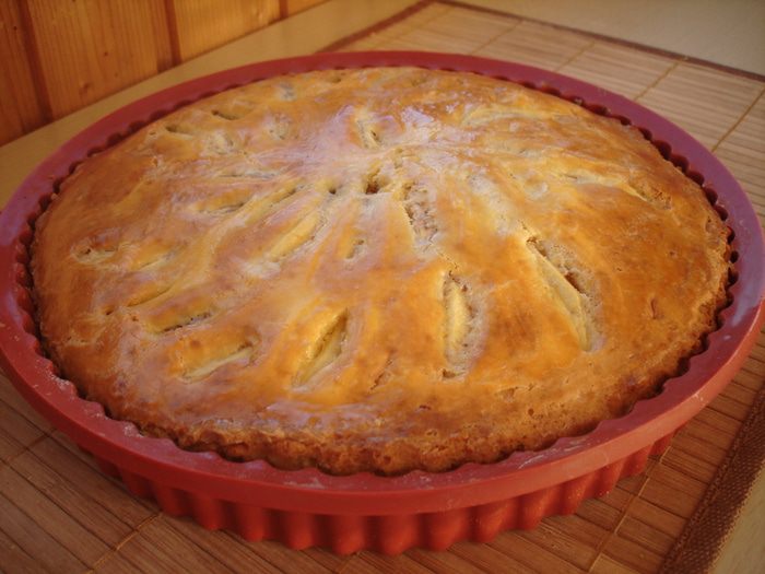 Яблочный пирог из творожного теста.