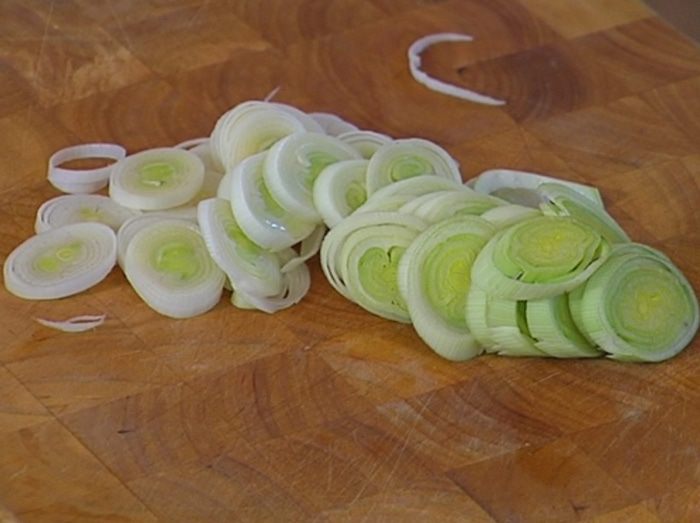 Фриттата со спаржей, помидорами и фетой 