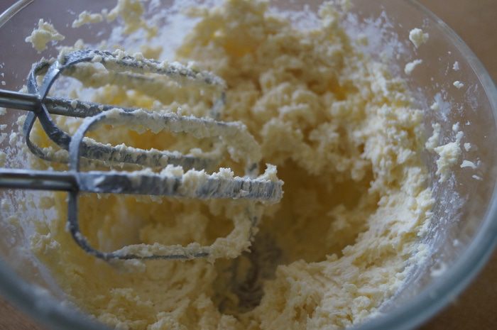 Мягкое печенье с сыром и кедровыми орешками