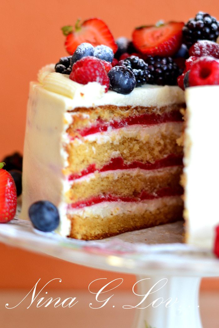 Медовый торт с малиновым мармеладом