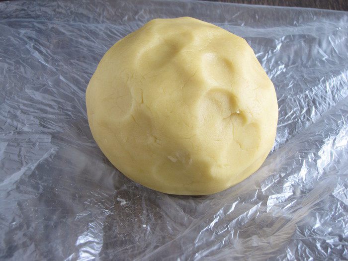 Пирог с луком-пореем и белыми грибами