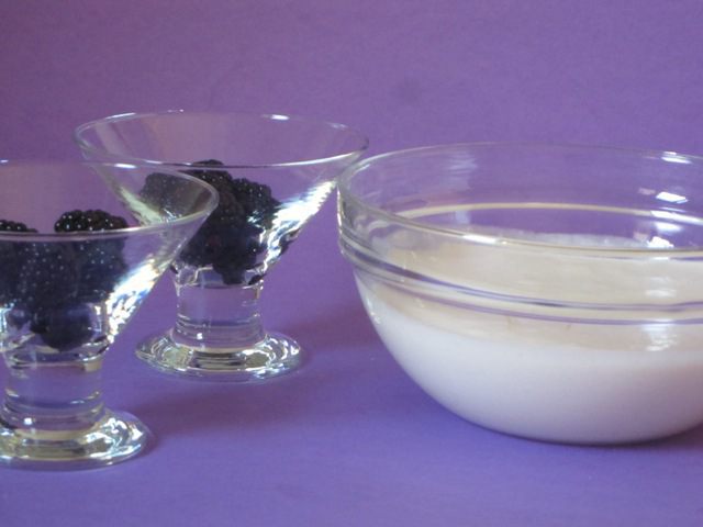 Ежевика с муссом из зефира