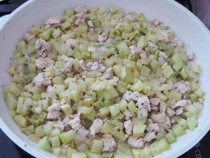 Пикантные хрустящие кабачки с индейкой