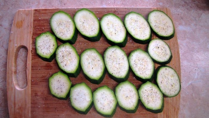 Кабачок, жареный на гриле