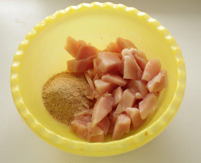 Куриный террин с вяленой клюквой и фисташками