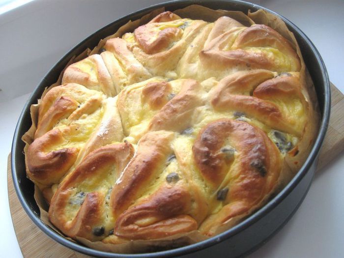   Бриошь с кусочками шоколада и кремом Патисьер