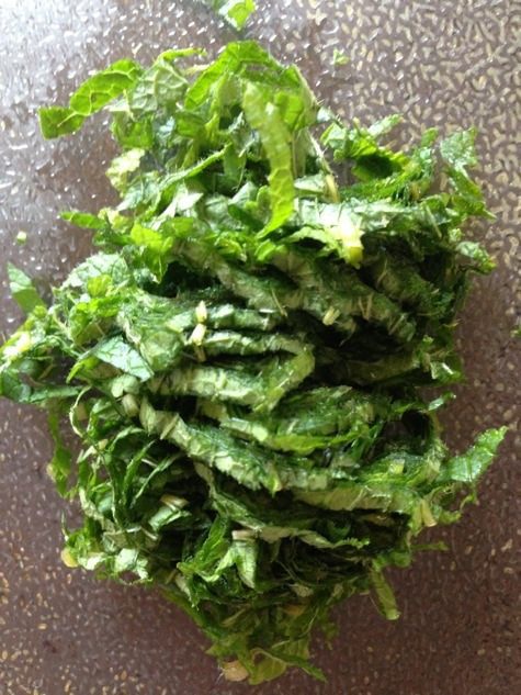 Песочное печенье с горьким шоколадом, пармезаном и мятой