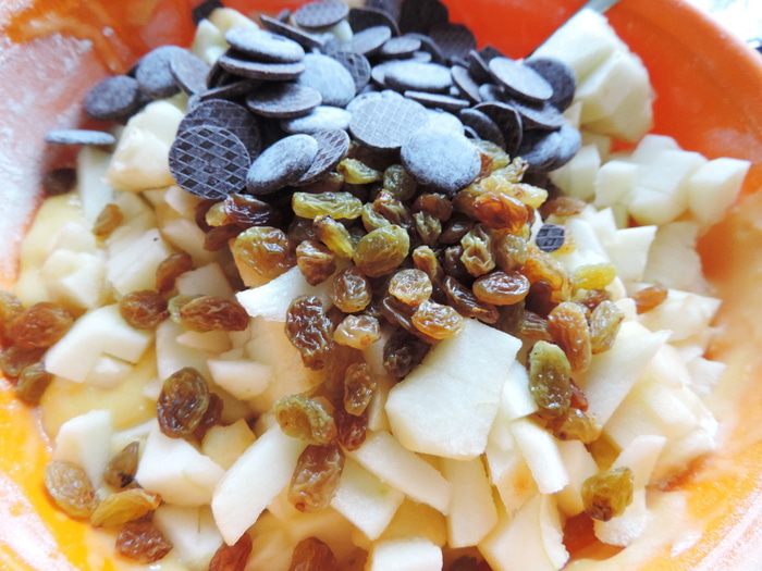 Яблочный кекс с шоколадом и изюмом &amp;quot;Восхитительный&amp;quot;