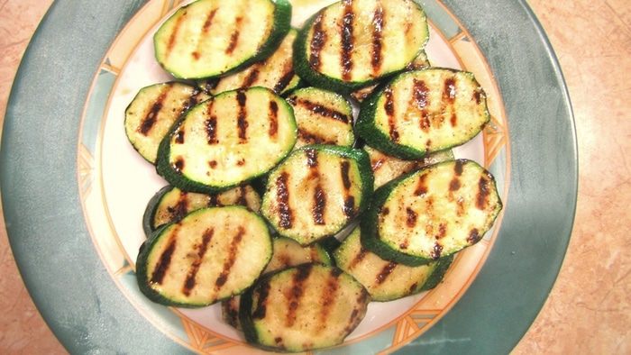 Кабачок, жареный на гриле