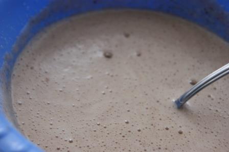 Шоколадный клафути с черной смородиной в мультиварке