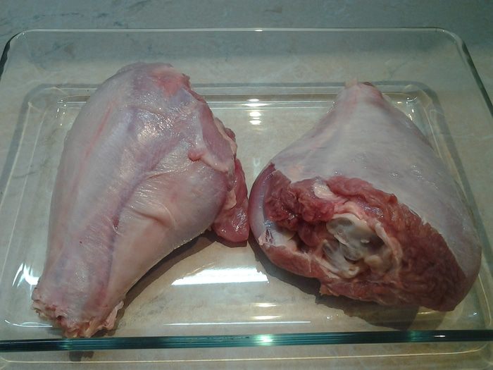 Голень индейки в ореховой панировке