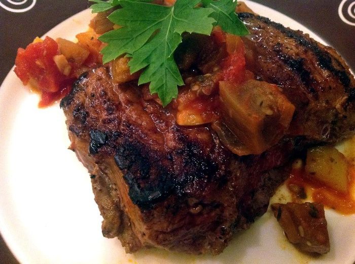 Стейк с гарниром рататуй