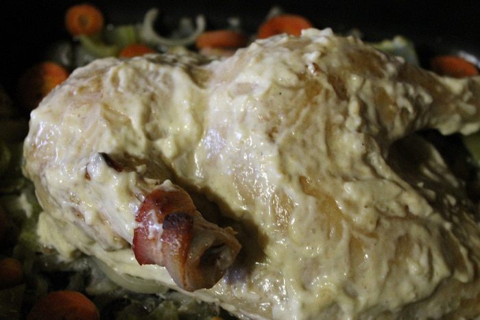 Курица на овощной подушке