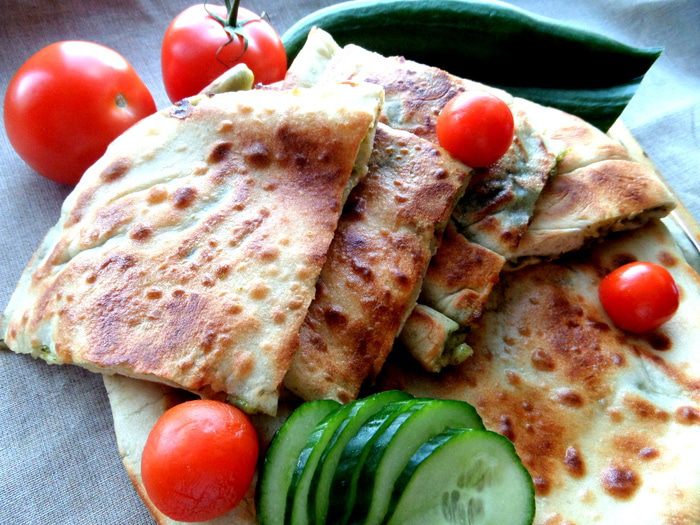 Хачапури со шпинатом и сыром