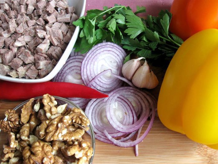    Салат «Тбилиси»