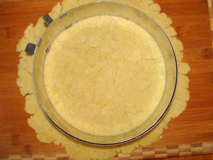 Киш &amp;quot;Сети Купидона&amp;quot; из лимонного теста с рикоттой, моцареллой и черри в беконе