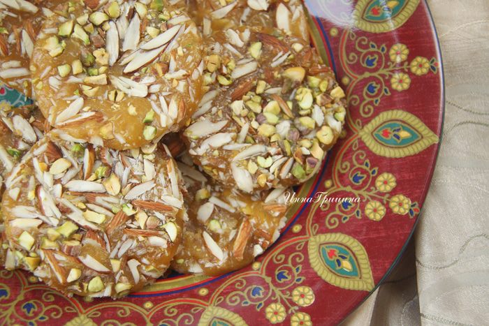 Восточная нуга с орехами