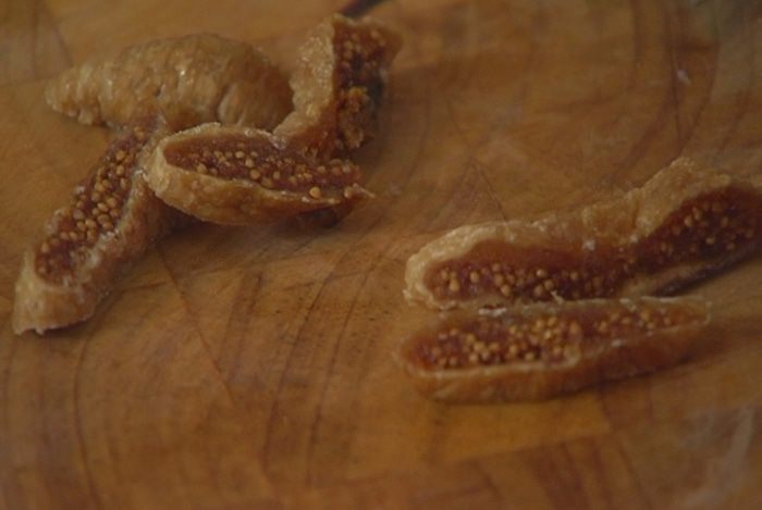 Пирог из фило с бананами и инжиром 