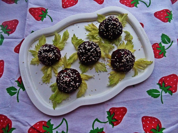 Свекольная &amp;quot;клубничка&amp;quot; с килькой