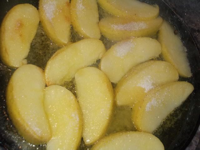 Пирожные с карамельными яблочками и белковым кремом &amp;quot;Подарок для себя&amp;quot;