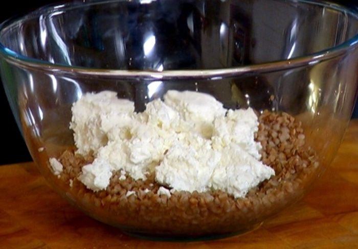 Гречневая запеканка с творогом и курагой 