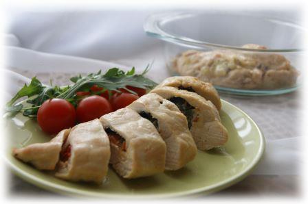 Куриная грудка фаршированная руколой, черри и моцареллой