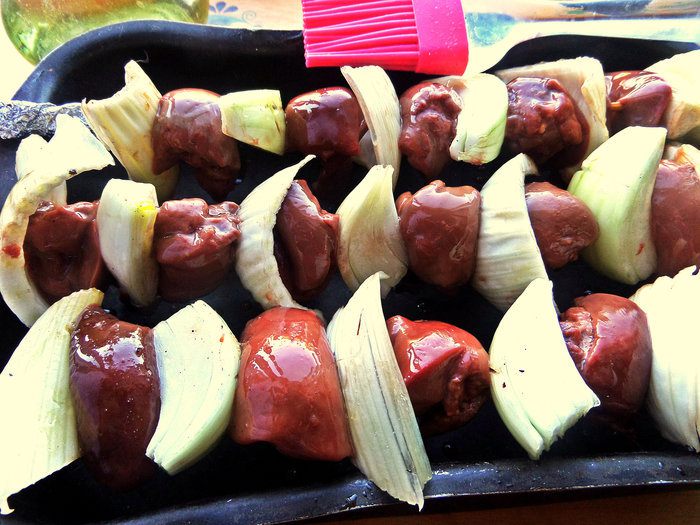 Шашлык из печенки с луком и фенхелем