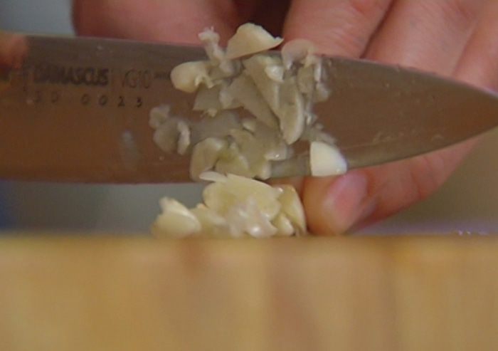 Супчик из чечевицы с пореем и помидорами