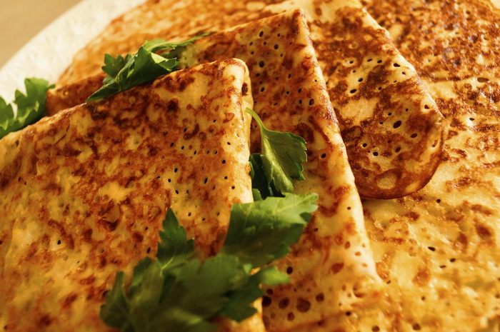 Дрожжевые блинчики с сыром