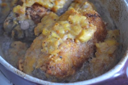 Крученики из свинины с хурмой 