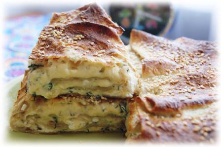 Быстрый пирог из лаваша с сыром и зеленью