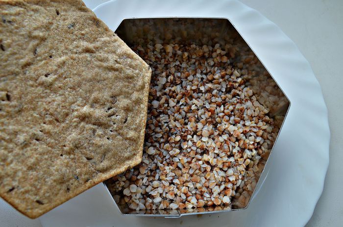 Мильфей с мясом, гречкой и овощами