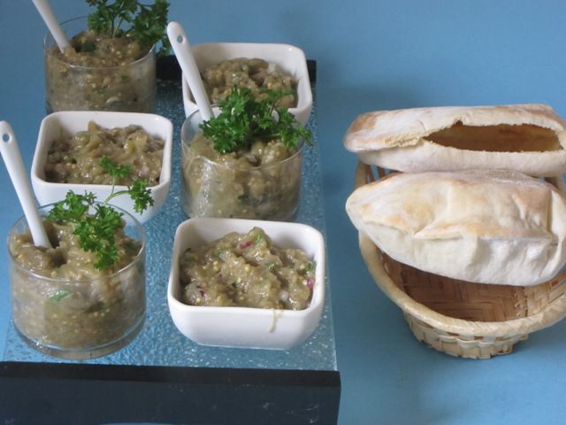 Cалат из баклажанов с питой &amp;quot;Мелидзаносалата&amp;quot;