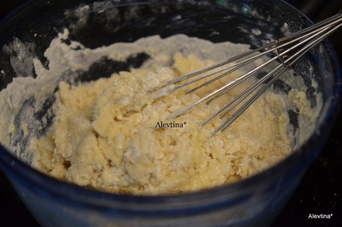 Печенье с шоколадными каплями и вишней мараскино