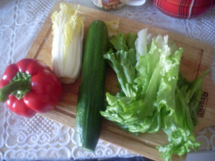 Салат с кальмарами и диетической заправкой