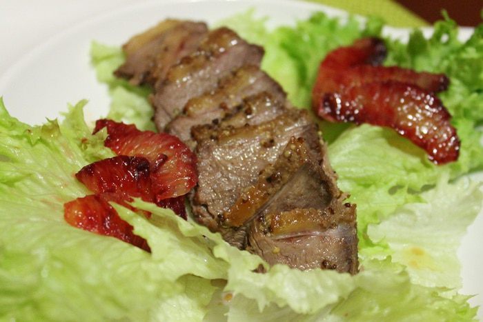 Салат из утиной грудки с апельсином