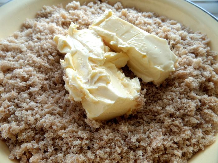 Хлебные корзиночки с паштетом из печени и сыра