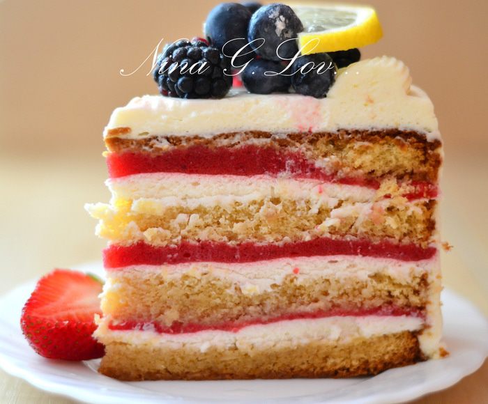 Медовый торт с малиновым мармеладом