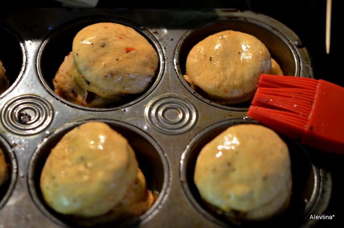 Булочки с вялеными томатами