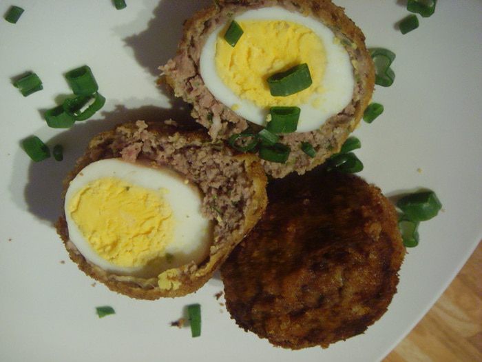 Яйца во фритюре по-шотландски