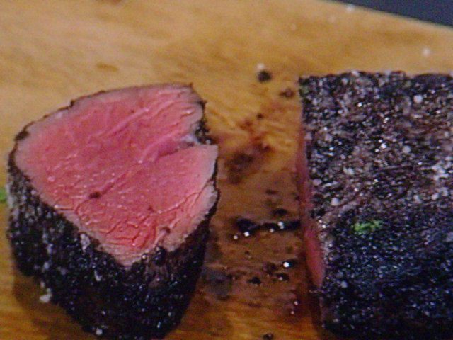 Филе говядины со спаржевым песто под соусом &amp;quot;Béarnaise&amp;quot;