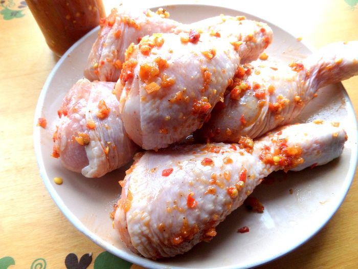 Куриные ножки в домашней аджике