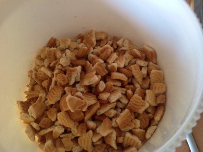 Шоколадная колбаса с орехами