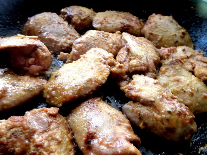 Хлебные корзиночки с паштетом из печени и сыра