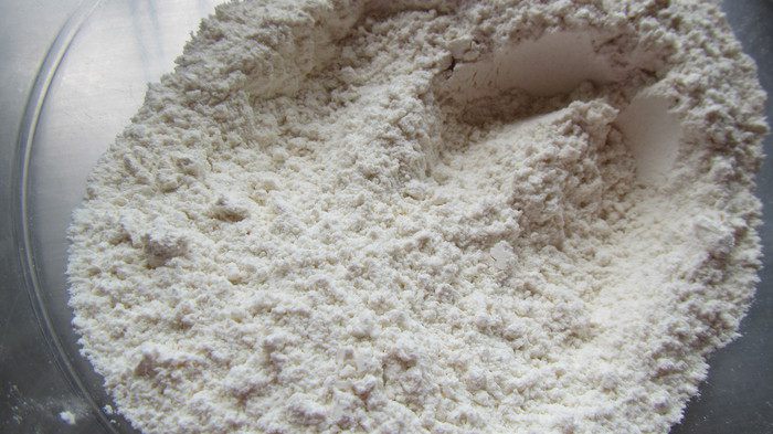 Кобблер с яблоками и черной смородиной